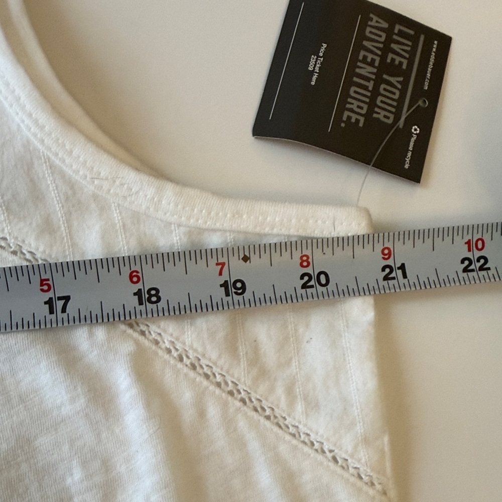 NWT Eddie Bauer Women's White V-neck Sleeveless Top - Size XL - feminine details - Picture 10 of 10